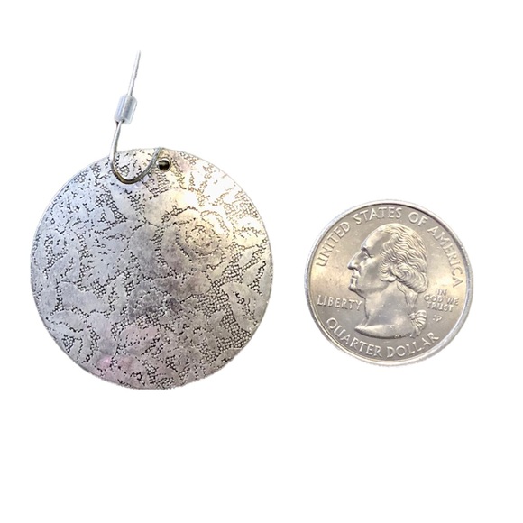 Silver disc earrings with rose imagery - Picture 3 of 5